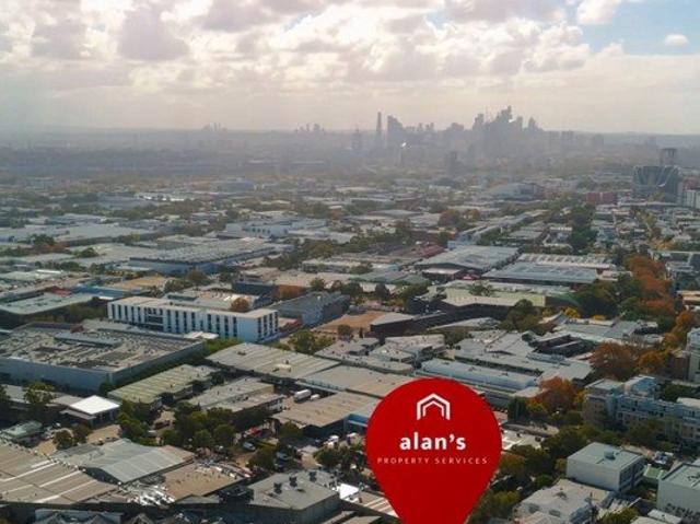Stylish Two Bedroom Apartment with Parking, Storage & Rooftop Garden