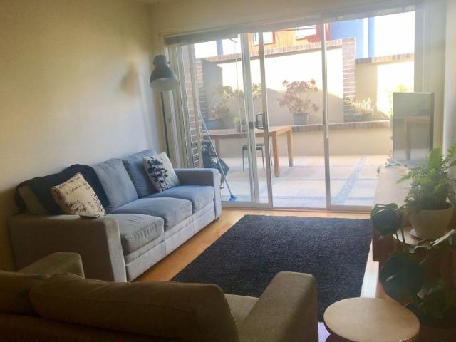 Stylish Two Bedroom Apartment with Private Courtyard