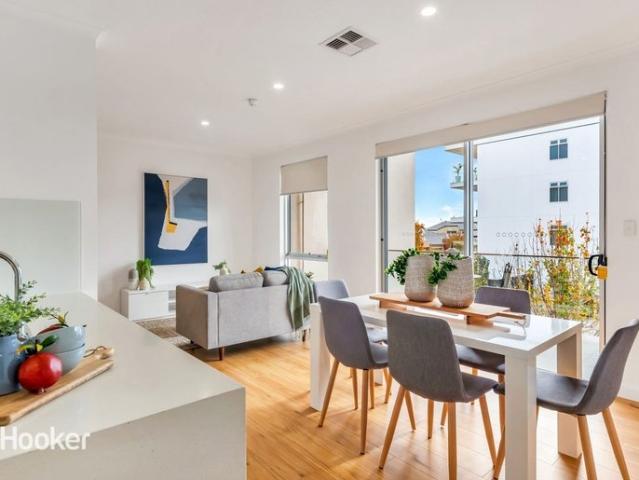 Stylish Two Bedroom Apartment with Spacious Balcony