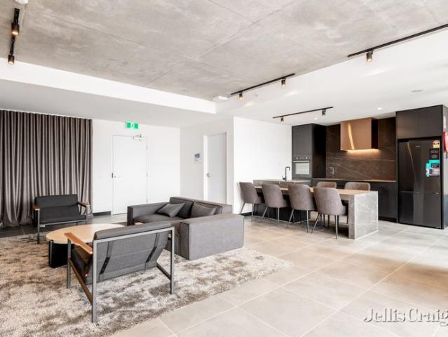 Stylish Two Bedroom Apartment with Terrace and Luxury Amenities