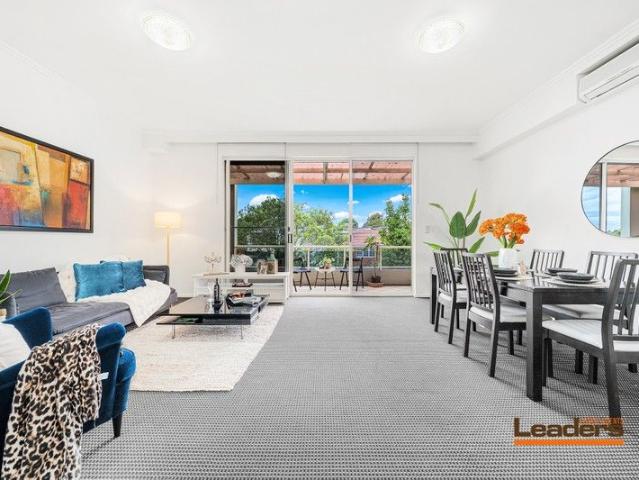 Live the Waterfront Lifestyle! Stylish Two Bedroom Apartment in Nautica Estate ! Inspection: Access via Blackwall Point Road.