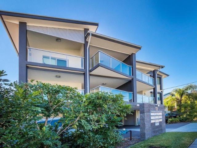 Stylish Two Bedroom Apartment in the Heart of Carina