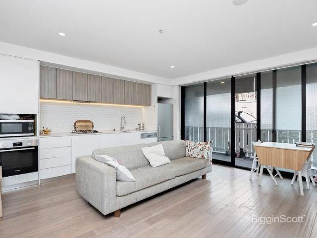 STYLISH TWO BEDROOM APARTMENT IN THE HEART OF ABBOTSFORD!