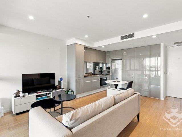Stylish Two Bedroom Apartment in the Heart of Albion