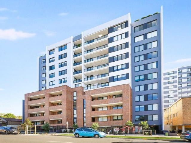 Stylish Two Bedroom Apartment in the Heart of Kogarah