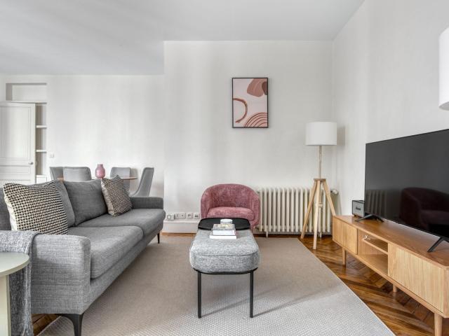 Stylish Two Bedroom Apartment in the Heart of Paris