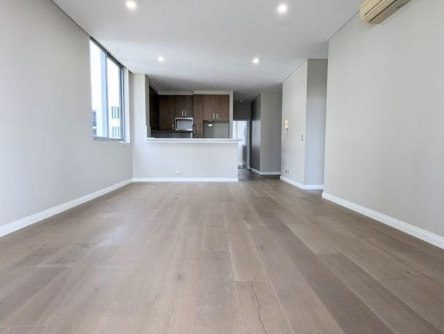 Modern Waterside Living with Space, Style & Convenience