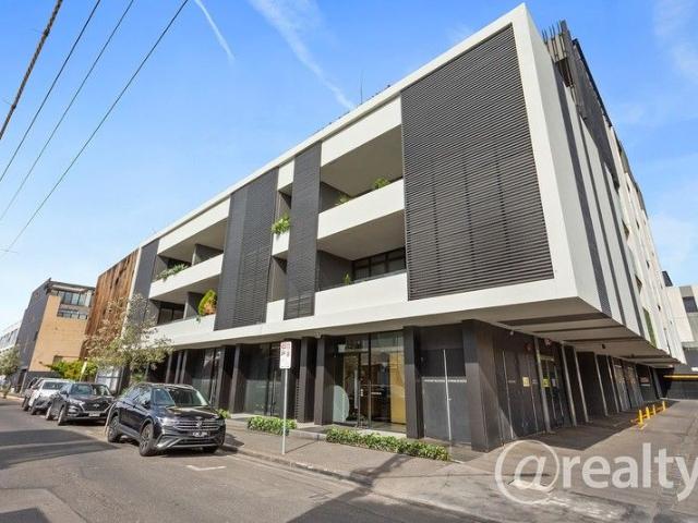 Stylish Two Bedroom Apartment in the Heart of Richmond