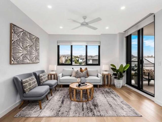 Stylish Two Bedroom Apartment In A Highly Sought After Complex