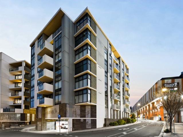 Stylish Two Bedroom Apartment in a Prime Coburg Location