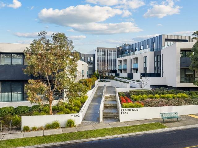 Stylish Two Bedroom Apartment in a Prime Location