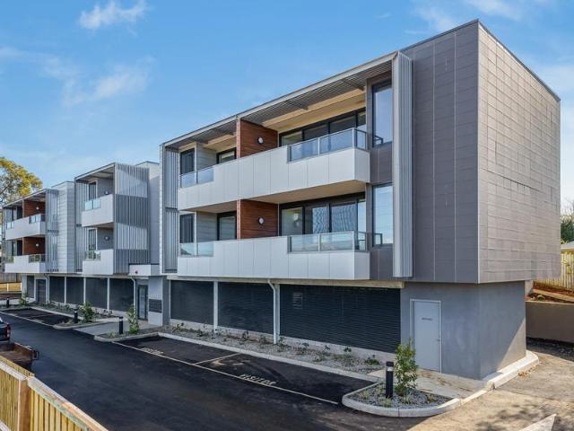 Stylish Two Bedroom Apartment in An Ideal Location!