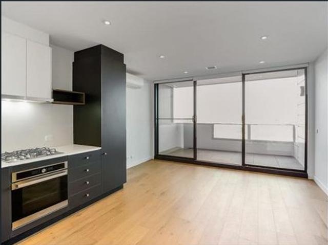 Stylish Two Bedroom Apartment in An Ideal Location!