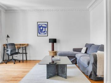 Stylish Two Bedroom Apartment in Batignolles, Paris