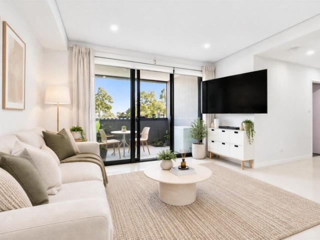 Stylish Two Bedroom Apartment in Convenient Homebush Location