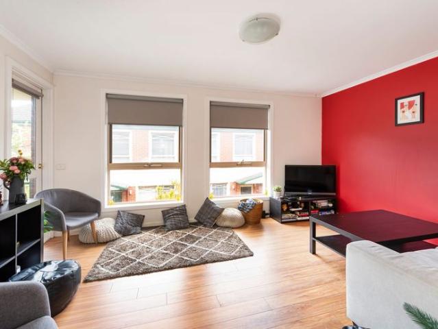 Stylish Two Bedroom Apartment in Prime Box Hill Location