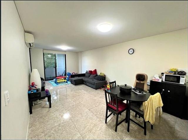 Stylish Two Bedroom Apartment in Prime Location