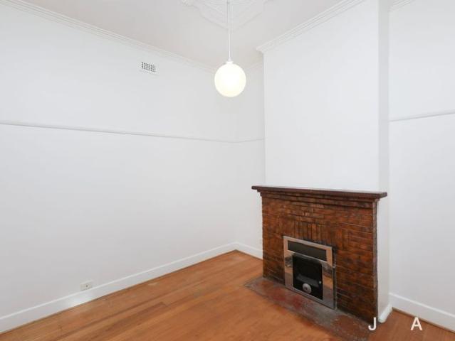 Stylish Two Bedroom Home in Prime Footscray Location!