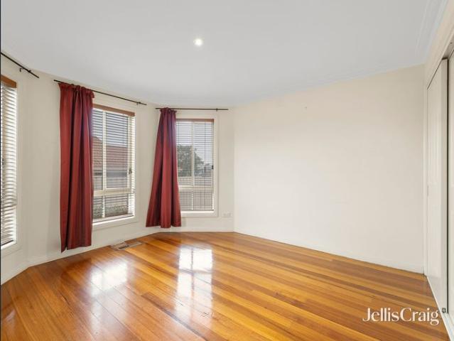 Stylish Two Bedroom Home in Prime Preston Location