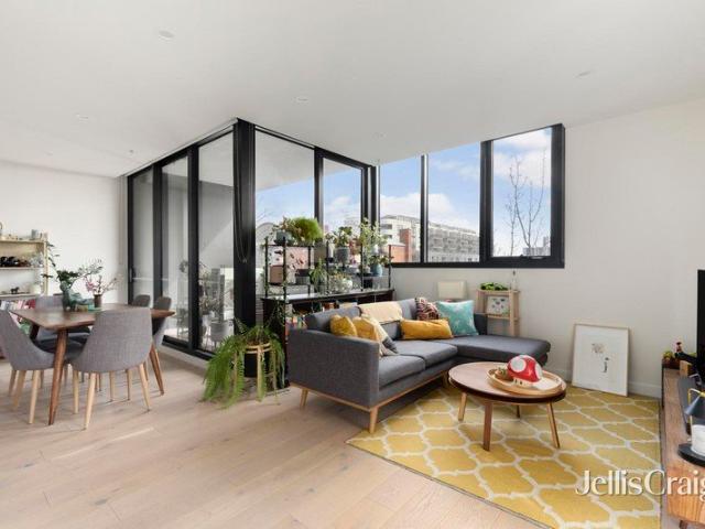 Stylish two bedroom living in the heart of Ascot Vale