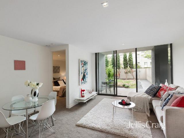 Stylish Two Bedroom Living In The Heart Of Malvern