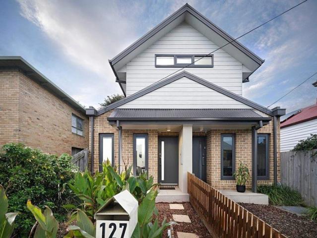 Stylish Two Bedroom Living in the Heart of Northcote