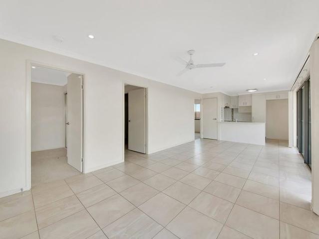 STYLISH TWO BEDROOM RESIDENCE IN POPULAR ESTATE!