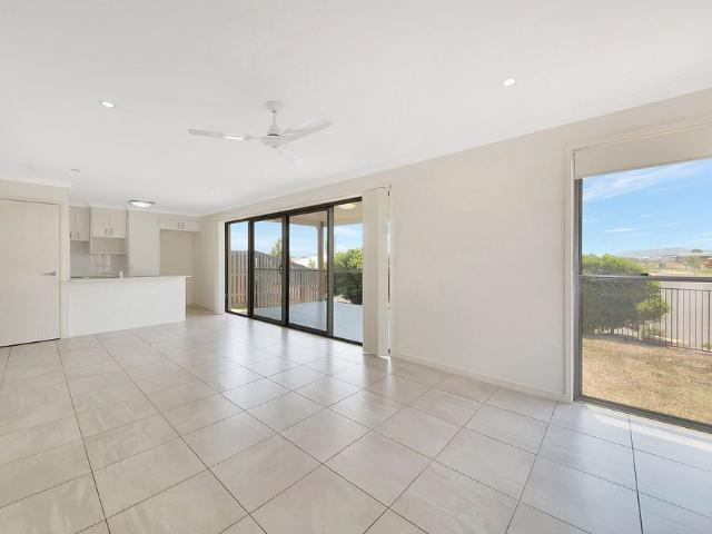 STYLISH TWO BEDROOM RESIDENCE IN POPULAR ESTATE!