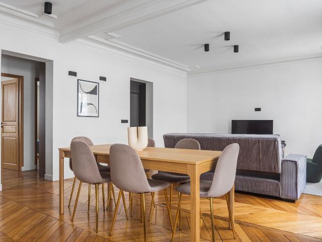 Stylish Two Bedroom Retreat in Paris Passy, Paris Amsterdam Apartments for Rent