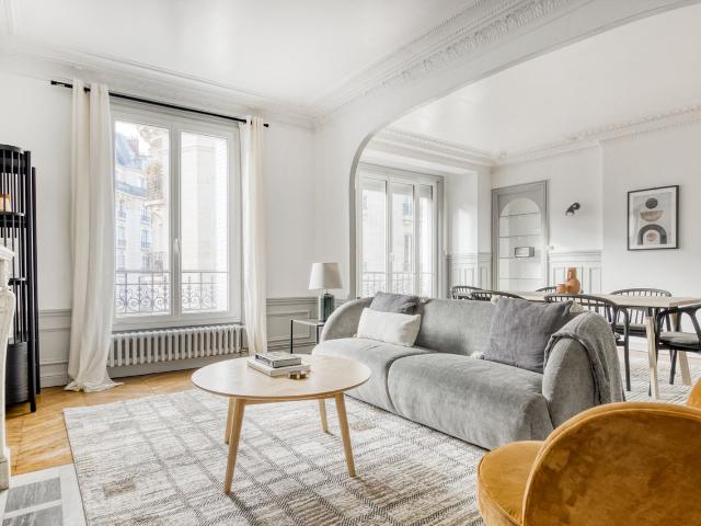 Stylish Two Bedroom Retreat in Petit Montrouge, Paris Amsterdam Apartments for Rent