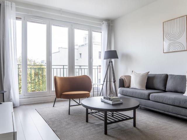 Stylish Two Bedroom Retreat in Plaine Monceau, Paris Amsterdam Apartments for Rent