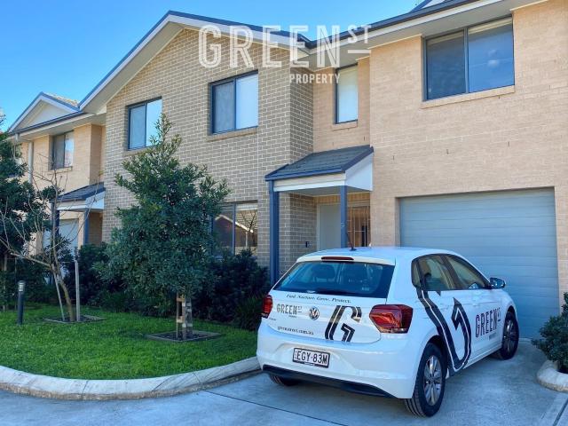 Stylish Two Bedroom Townhouse in Secure Gated Community