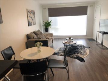 Stylish Two Bedroom Unit In A Great Location