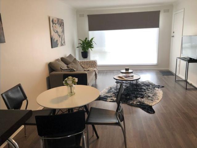 Stylish Two Bedroom Unit In A Great Location
