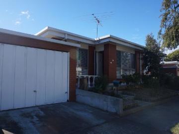 Stylish Two Bedroom Unit In A Great Location