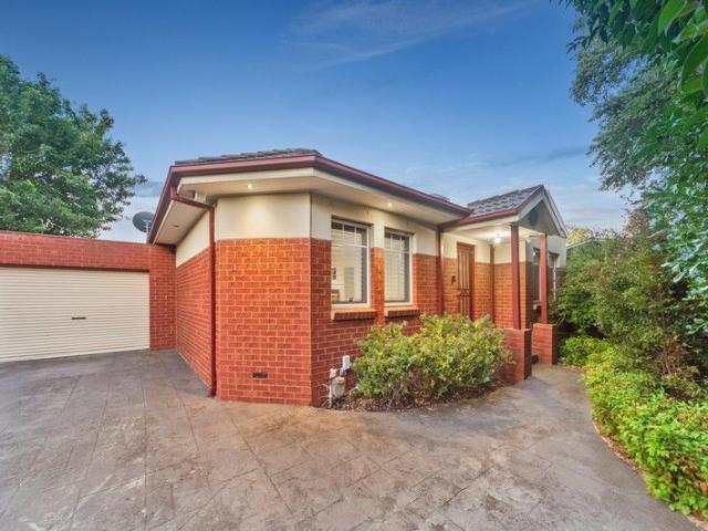 Stylish Two Bedroom Unit in Prime Location