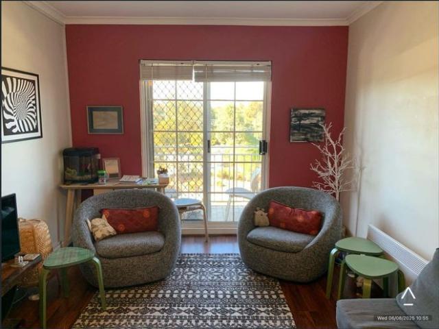 Stylish Two Bedroom Unit Opposite Cooks River Parklands