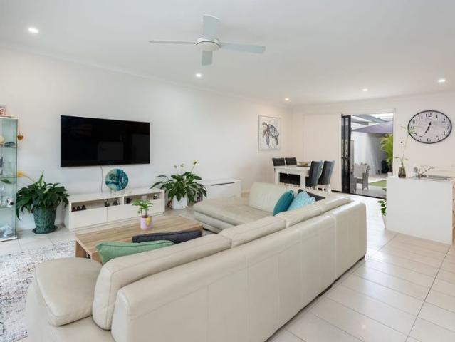 STYLISH TWO LEVEL TERRACE LIVING IN PRESTIGIOUS COVA ESTATE