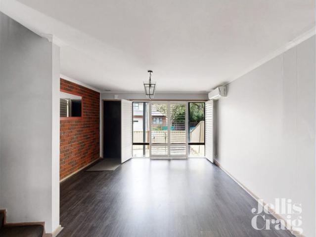 Stylish Two Level Townhouse