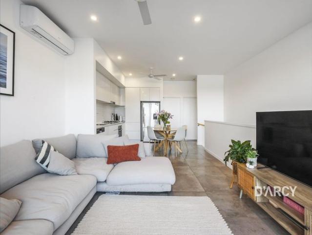 Stylish Two Level Apartment with City Views