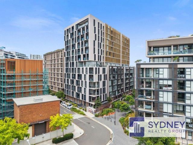 Stylish Two Level living, bright Corner position in prime zetland location