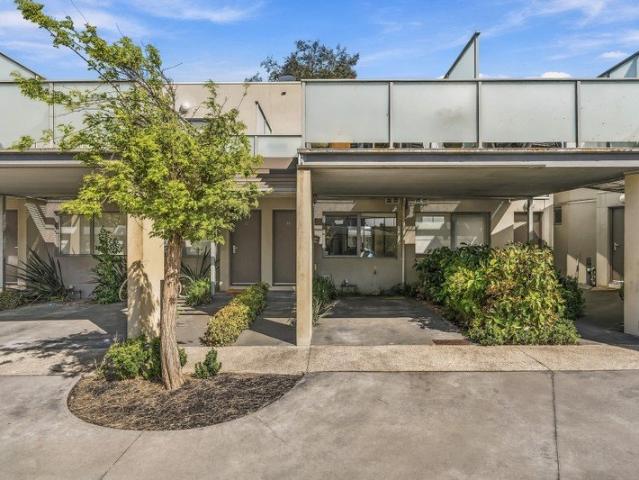 Stylish Two Level Living with Exceptional Entertaining Spaces
