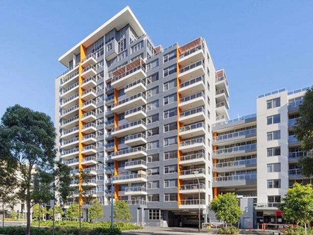 Stylish Two Level Residence in the Heart of Waterloo