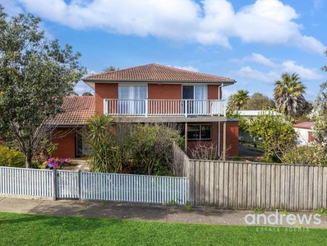Stylish two storey abode on a corner block!