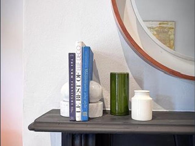 Stylish terrace living in the heart of Potts Point, moments from Sydney’s vibrant district $1,200/week fully furnished
