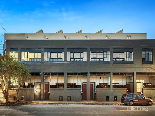 Stylish Three Bed Warehouse Townhouse