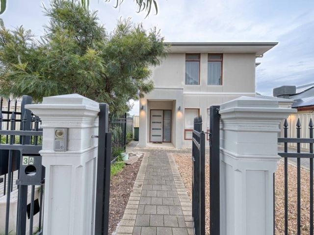 Stylish Three Bedroom Courtyard Home in a Convenient North Plympton Location