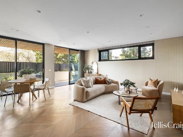 Stylish Three Bedroom Apartment with Huge Entertaining Terrace