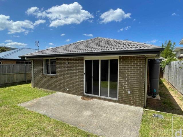 STYLISH THREE BEDROOM IN THE BRICKWORKS