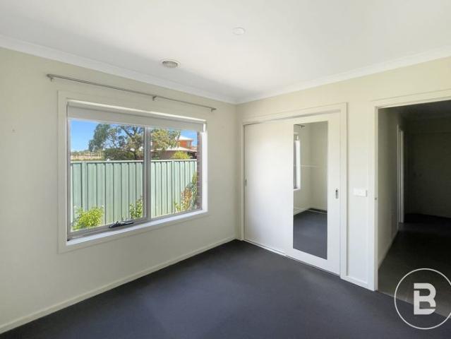 STYLISH THREE BEDROOM LOW MAINTENANCE IN A GREAT LOCATION